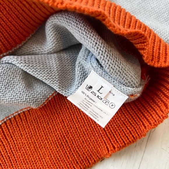 Traeger Smoker Christmas Sweater Pullover Knit Holiday Pig Farm Gray Orange Snow - Picture 12 of 12